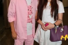 香港知名老戏骨含泪告白小36岁女友，仍对女方存在幻想，等待转机