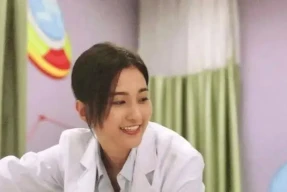 TVB前“清纯女神”秘密产女，曾演钟嘉欣少女版，如今惊现幸福肥