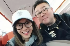 突发！香港知名男星离婚后陷经济困难，多年不出门工作在家带娃