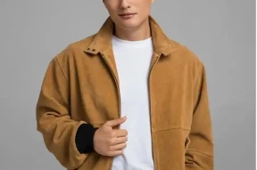 恭喜！香港深情男星双喜临门？美胸嫩妻疑怀孕，走路护肚缓慢前行