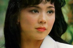 80年代女星娱乐八卦-80年代女星八卦：情感纠葛与片场趣闻，揭秘当年影视圈内幕