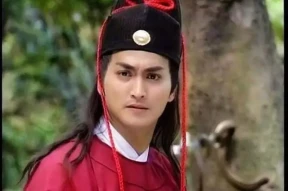 香港知名演员爆红后退圈，开工厂创业养活400名员工，曾受质疑