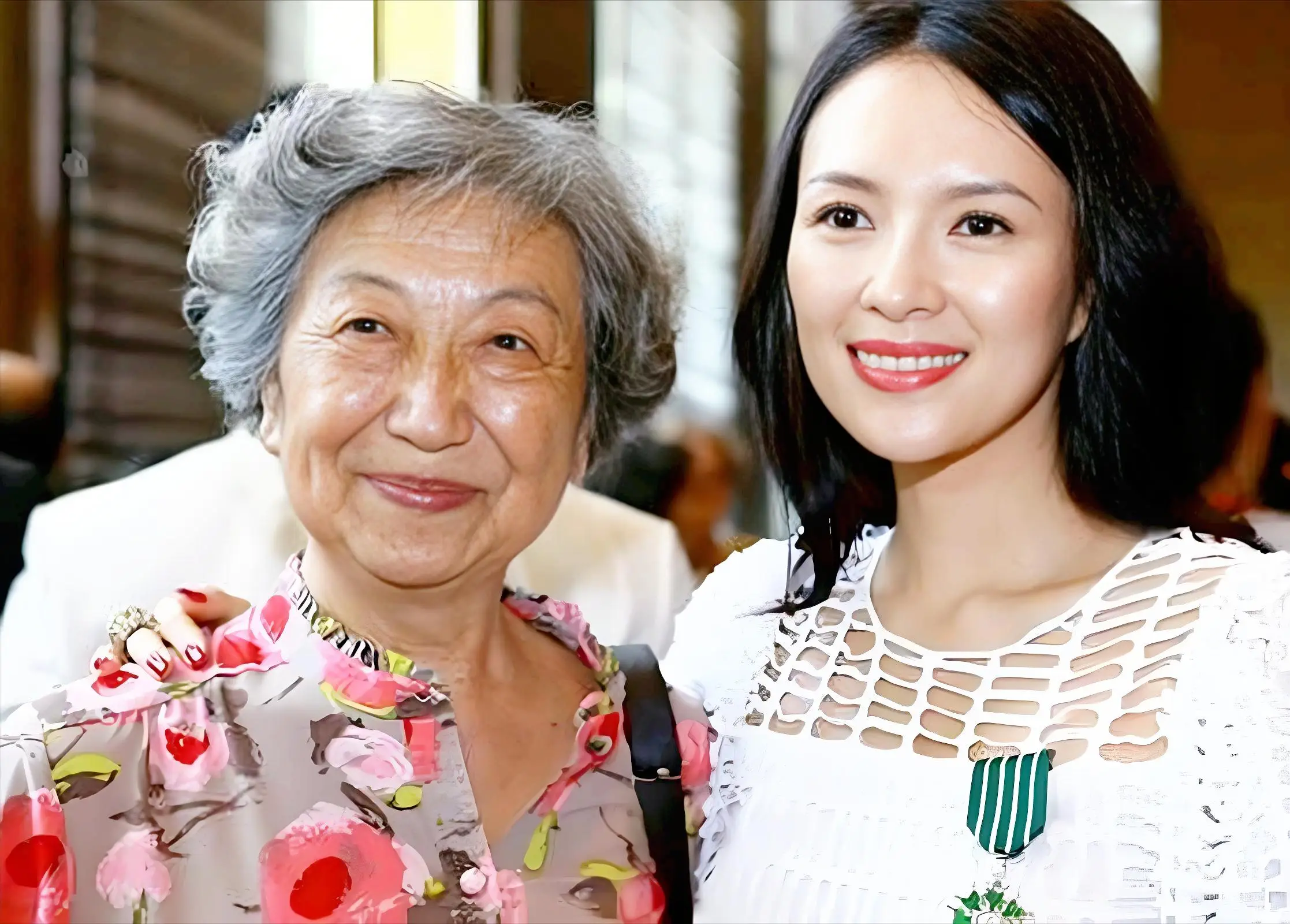 章子怡偶遇老同学曾黎！两人大学有竞争，如今有一个显著的共同点  第4张