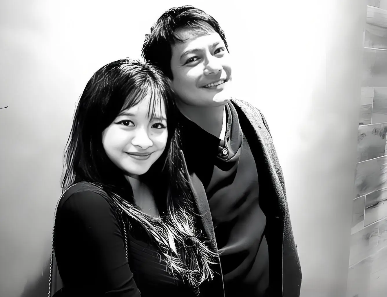 周迅参加巴黎时装周,两名白人壮汉为她撑伞!她对养老有规划 第5张 周迅参加巴黎时装周,两名白人壮汉为她撑伞!她对养老有规划 第5张