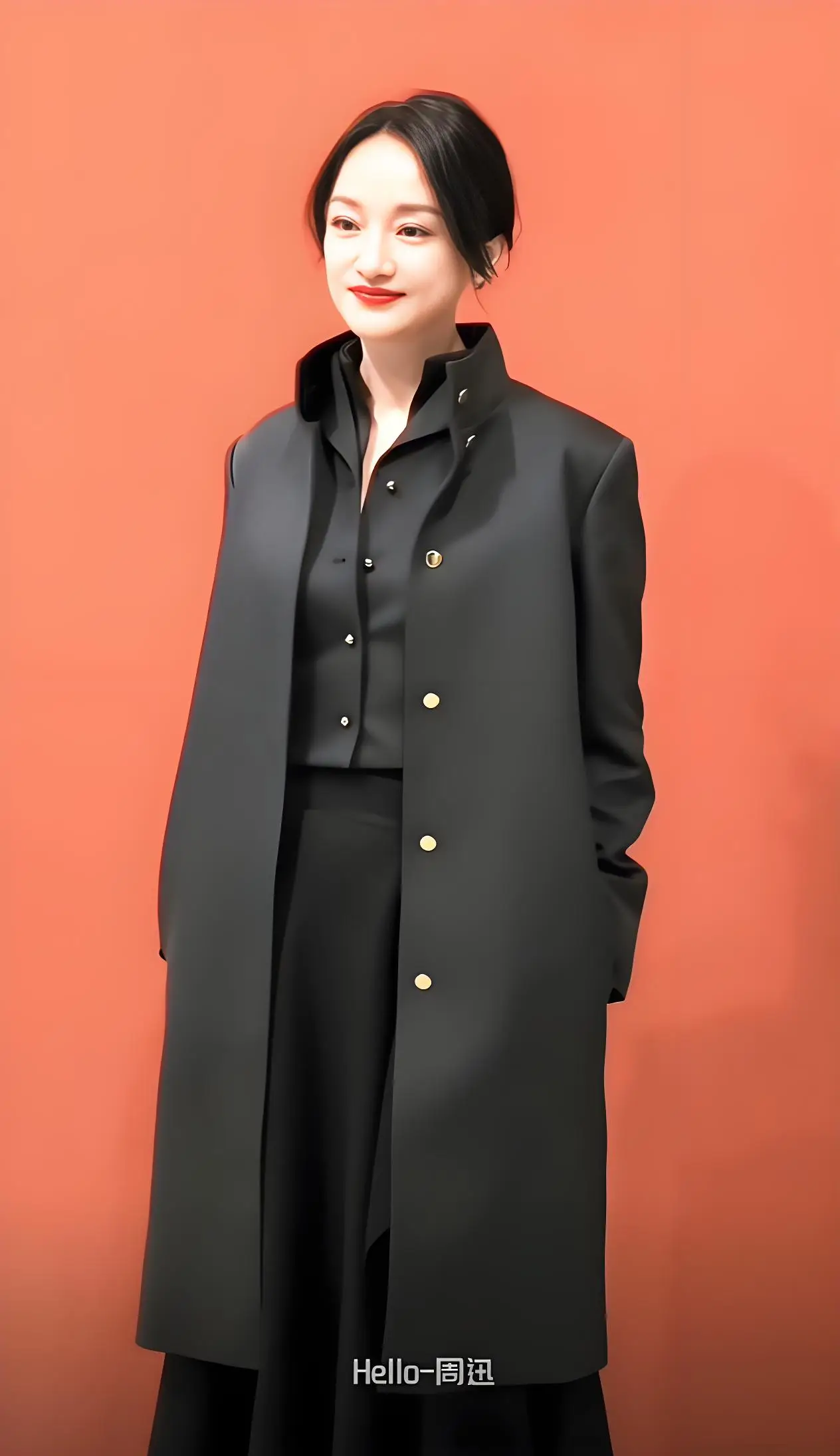 周迅参加巴黎时装周,两名白人壮汉为她撑伞!她对养老有规划 第6张 周迅参加巴黎时装周,两名白人壮汉为她撑伞!她对养老有规划 第6张