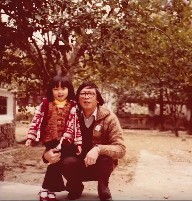 突发!香港知名女星父亲突然离世,悲痛发文还没来得及好好告别 第2张 突发!香港知名女星父亲突然离世,悲痛发文还没来得及好好告别 第2张