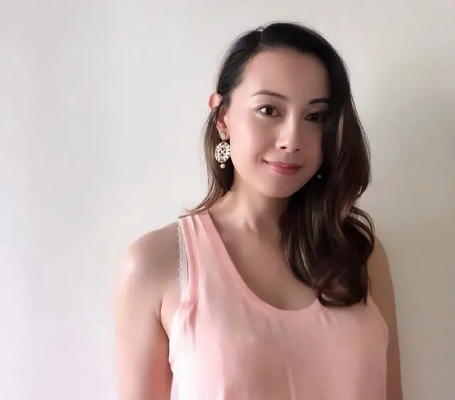 香港知名女星报复式消费，变卖二手包赚钱，在网上售卖大尺度照片  第3张