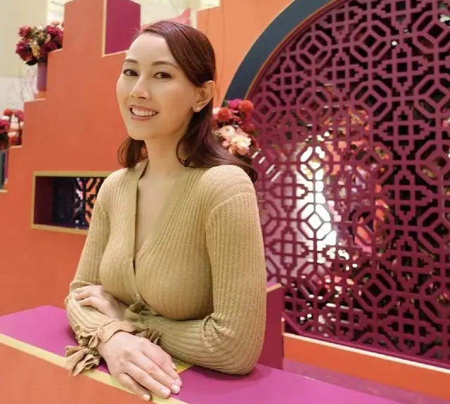 香港知名女星报复式消费，变卖二手包赚钱，在网上售卖大尺度照片  第5张