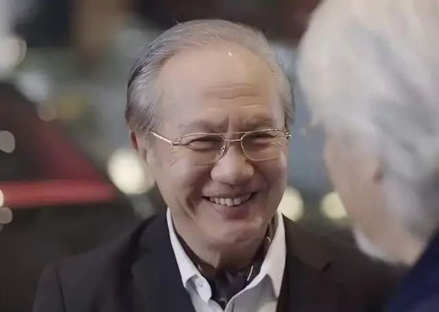 香港知名演员丧妻8年，每周坚持探望亡妻，已在相邻位置买好墓地  第10张