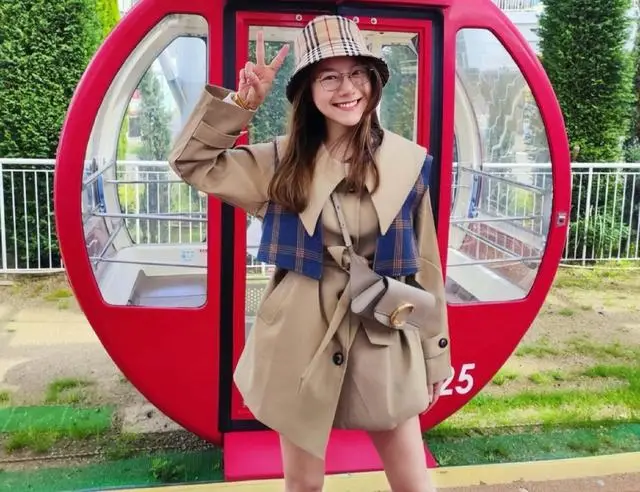 突发！香港知名男星离婚后陷经济困难，多年不出门工作在家带娃  第8张