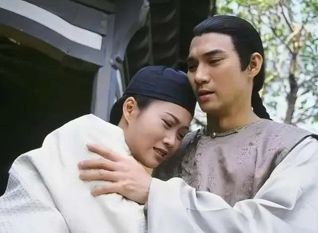 香港知名演员双鬓斑白，至今仍未结婚，和同性友人感情稳定  第7张