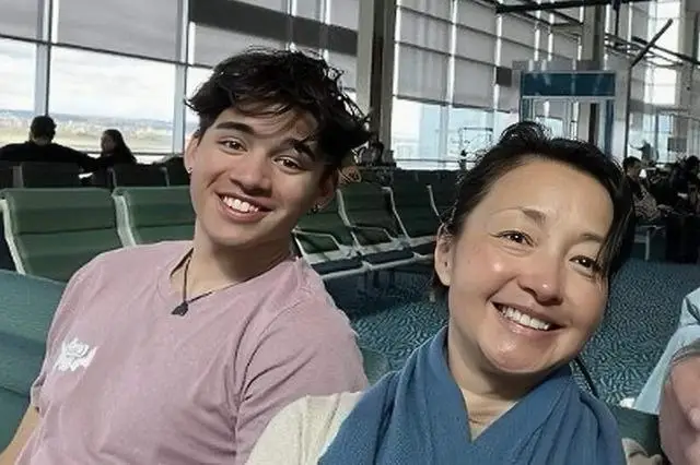 香港知名女星复出拍戏，全素颜出镜满脸斑点，拒绝整容想自然老去  第7张