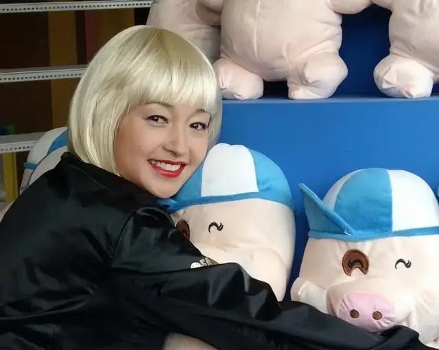 香港知名女星复出拍戏，全素颜出镜满脸斑点，拒绝整容想自然老去  第10张