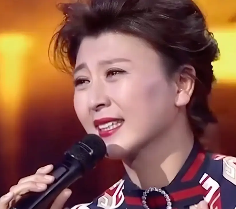 闫学晶儿子被持续举报!毕业大合影曝光,疑似侵占名额进入中戏 第17张 闫学晶儿子被持续举报!毕业大合影曝光,疑似侵占名额进入中戏 第17张