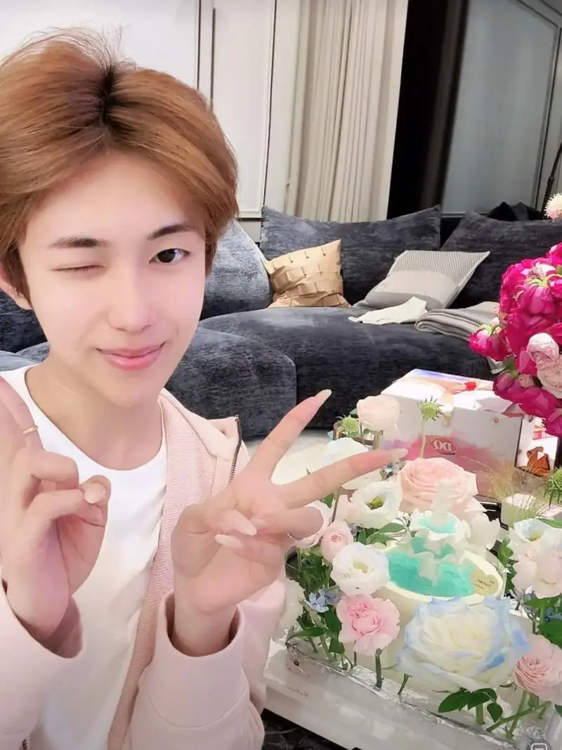 网红小澈疑似感染梅毒,当健康丑闻沦为流量工具,还剩多少底线? 第1张 网红小澈疑似感染梅毒,当健康丑闻沦为流量工具,还剩多少底线? 第1张