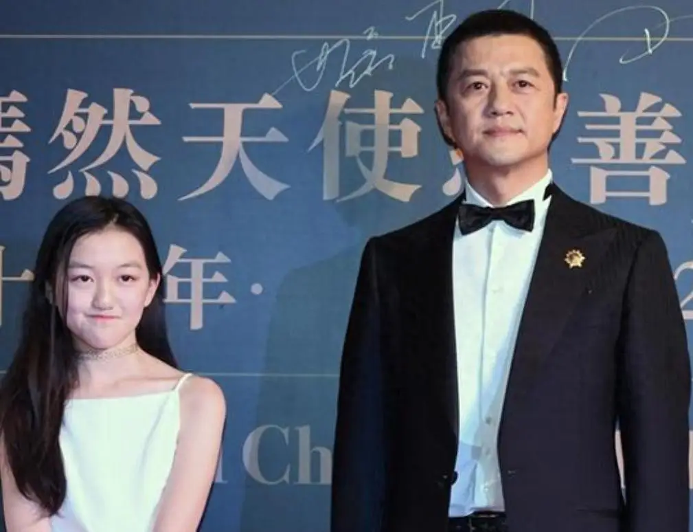 李亚鹏离婚后烦心事一堆：女儿大了管不了，新赛道被指坑蒙拐骗  第1张