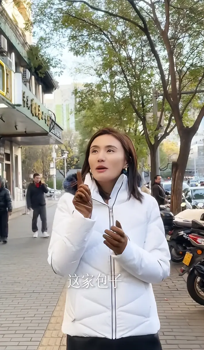 李亚鹏离婚后烦心事一堆：女儿大了管不了，新赛道被指坑蒙拐骗  第15张