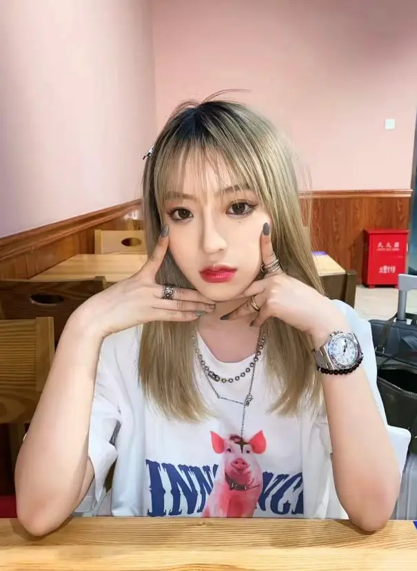 网红口子姐熬夜猝死，年仅29岁，去年得了梅毒，最后露面胖了太多  第2张