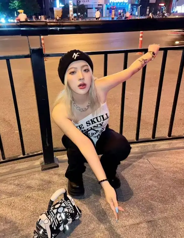 网红口子姐熬夜猝死，年仅29岁，去年得了梅毒，最后露面胖了太多  第8张