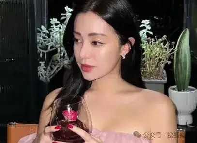 专挑富男撩？她被贵妇点名且成“名媛公敌”了  第38张