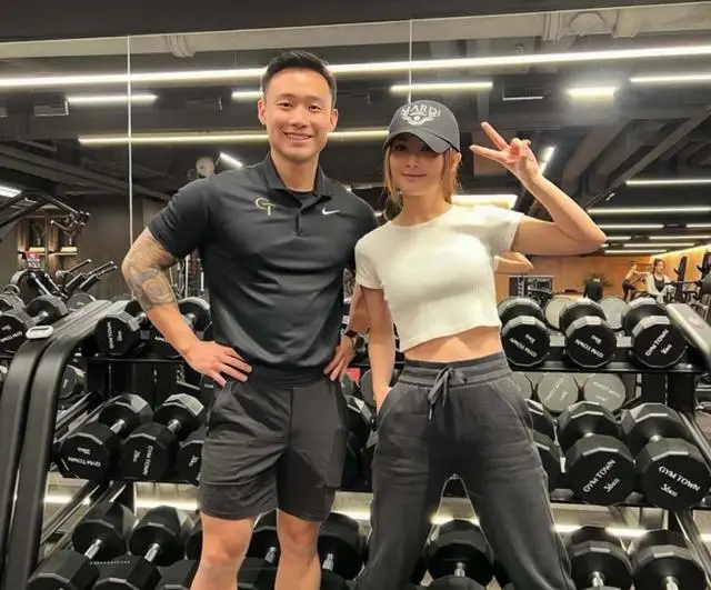 恭喜！香港知名女星蔡卓妍正式宣布新恋情，爱上小10岁健身教练  第1张