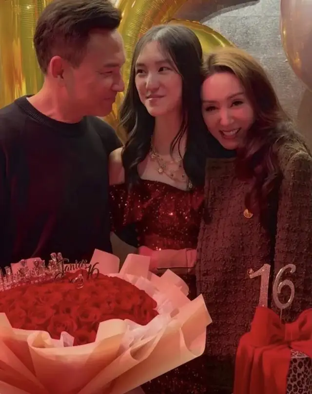 港圈恩爱夫妻为16岁爱女庆生！举办奢华派对，小寿星长相出众获赞  第5张