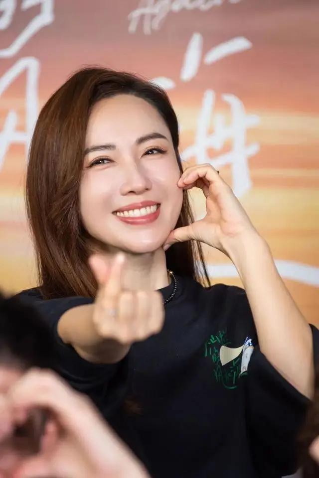 大反转！TVB前花旦突然宣布分手，男方痛哭：放手是你最好的归宿  第6张