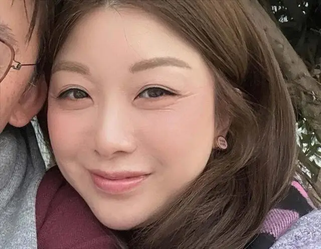 恭喜!香港知名女星离婚后火速迎来新恋情,自曝男友是霸道总裁 第1张 恭喜!香港知名女星离婚后火速迎来新恋情,自曝男友是霸道总裁 第1张