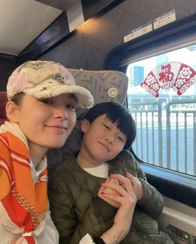 TVB知名女星罕见现身母校!名校毕业成绩优异,离婚后独自带娃 第9张 TVB知名女星罕见现身母校!名校毕业成绩优异,离婚后独自带娃 第9张