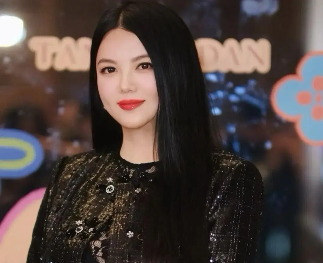 李湘账号禁言风波升级，知情人曝涉税务问题多家公司注销  第1张