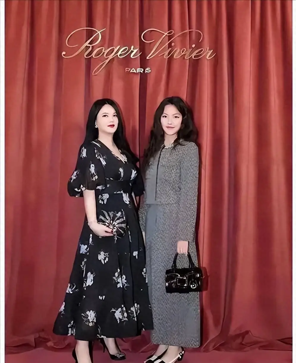 从‘炫富女王’到全网静音,李湘到底做错了啥? 第14张 从‘炫富女王’到全网静音,李湘到底做错了啥? 第14张