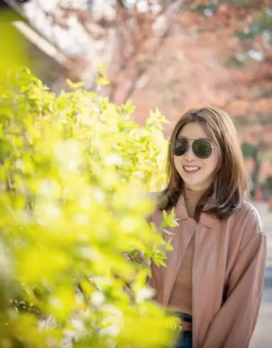 香港女星宣布离婚不足两月，火速搭上霸道总裁，曾患上躁郁症  第4张