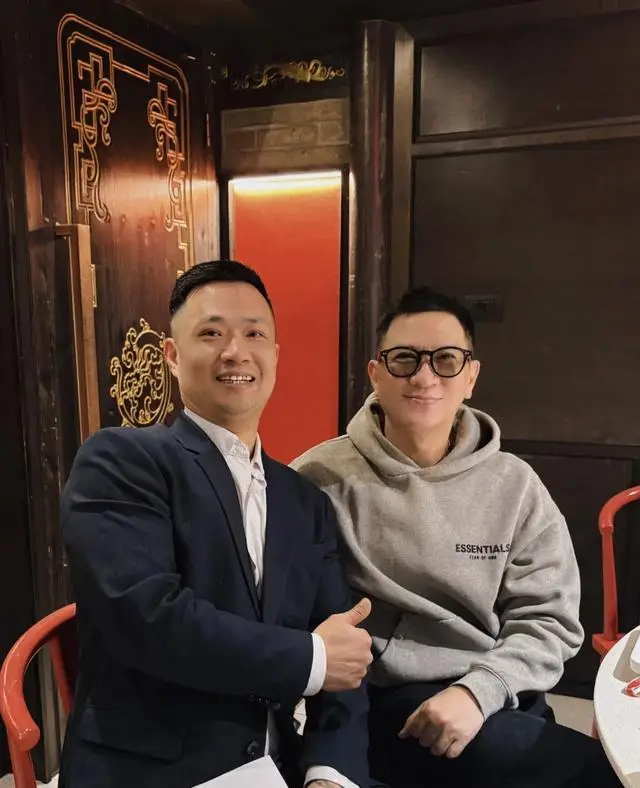 TVB前当家花旦近况曝光！与影帝老公现身国外，61岁仍被赞冻龄  第2张