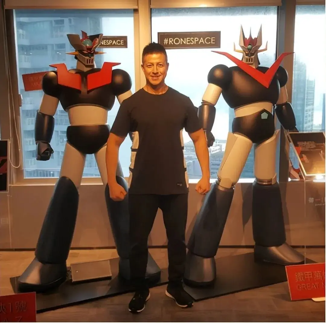 TVB男星被贴街报，指其欠债破产、求包养，形象崩坏？  第5张