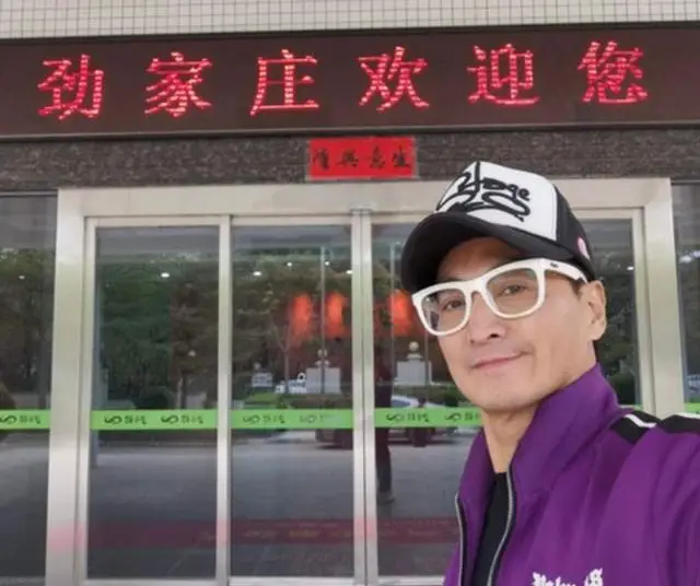 香港知名演员爆红后退圈，开工厂创业养活400名员工，曾受质疑  第6张