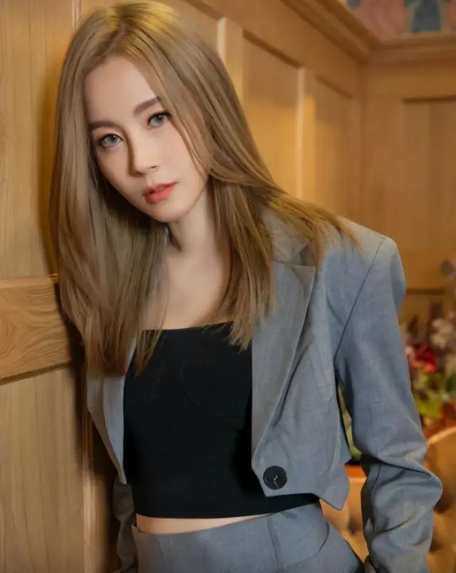 香港知名女星身家暴涨，发文鼓励女性，炮轰有一类男人无能  第2张