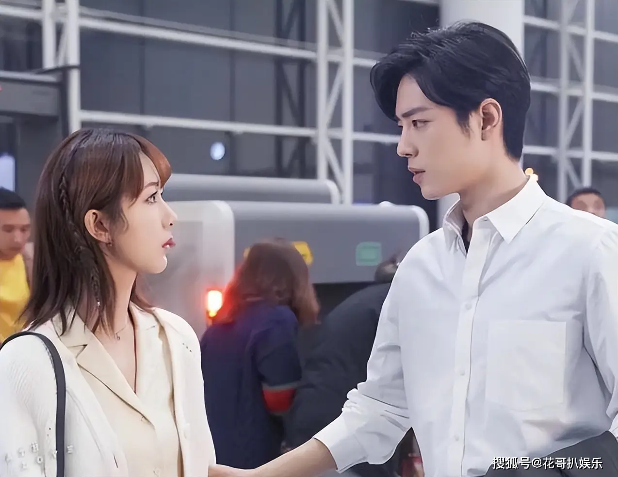 杨紫娱乐八卦-网传肖战杨紫吃火锅见家长,圈内人士辟谣杨紫娱乐八卦 第8张 杨紫娱乐八卦-网传肖战杨紫吃火锅见家长,圈内人士辟谣杨紫娱乐八卦 第8张