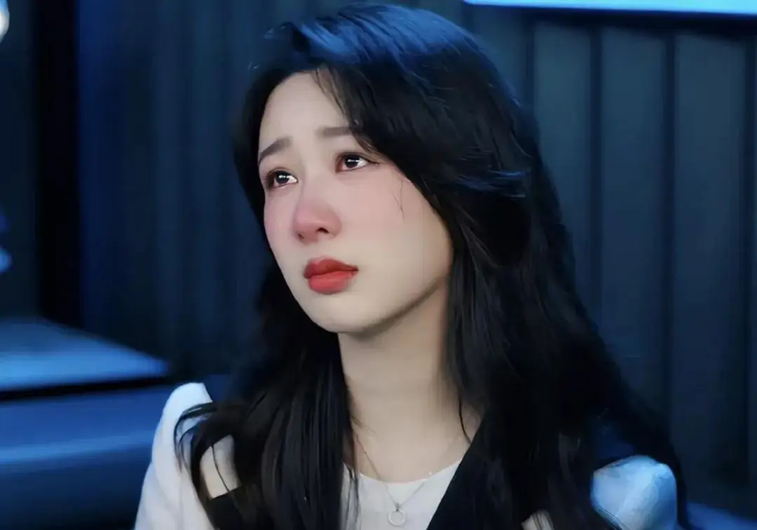 杨紫娱乐八卦-杨紫陪睡CEO后续：亲密照曝光，赵露思热巴等多名女星陷风波  第3张