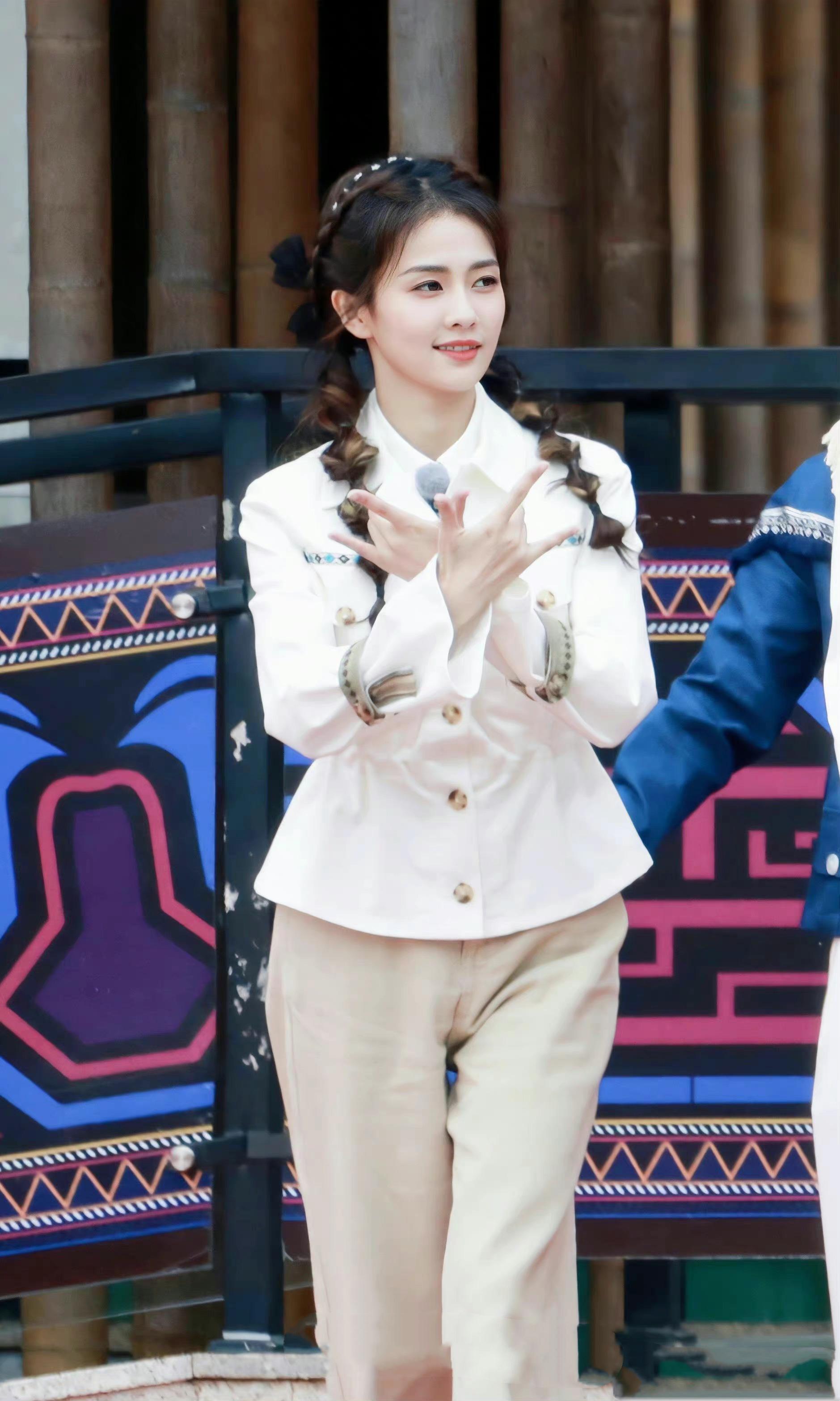 娱乐八卦白鹿-惊爆！95花白鹿被传热衷剧组夫妻，与王鹤棣关系成谜  第12张