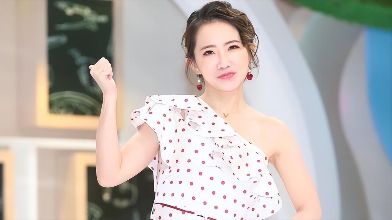 娱乐八卦瓜-网红不进娱乐圈原因引愤，竟还顺带曝出一个超级大瓜  第1张