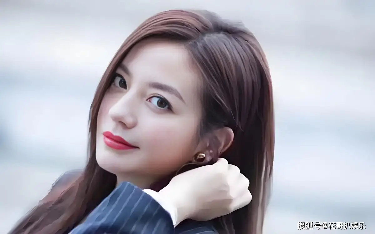 赵大眼凌晨突袭直播间露脸，妆容精致却因黑屏被秒封  第7张