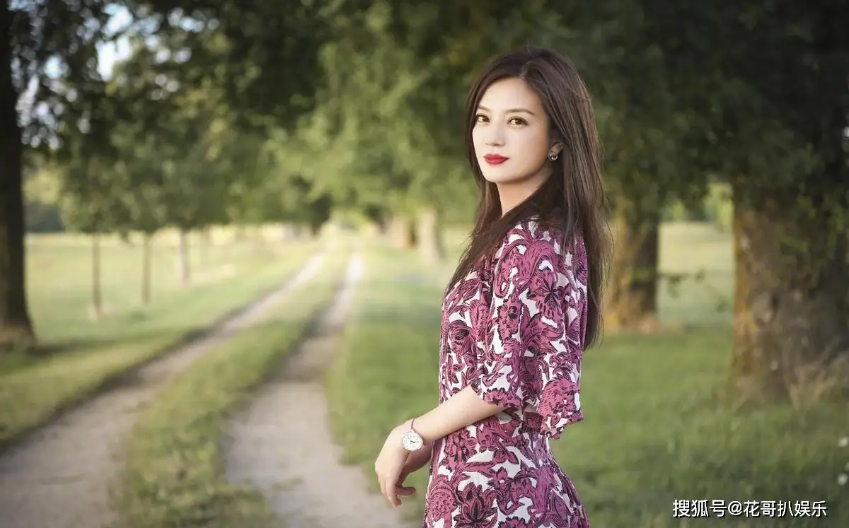 赵大眼凌晨突袭直播间露脸，妆容精致却因黑屏被秒封  第10张