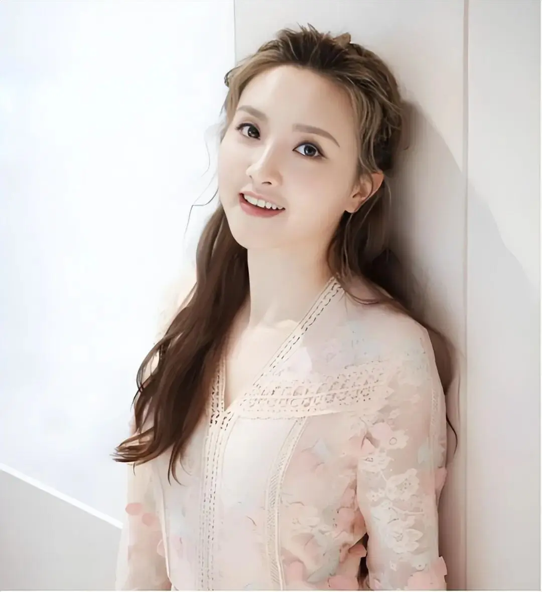 香港女星超自然言论引热议！曾在直播中求救，称有人要杀她  第6张