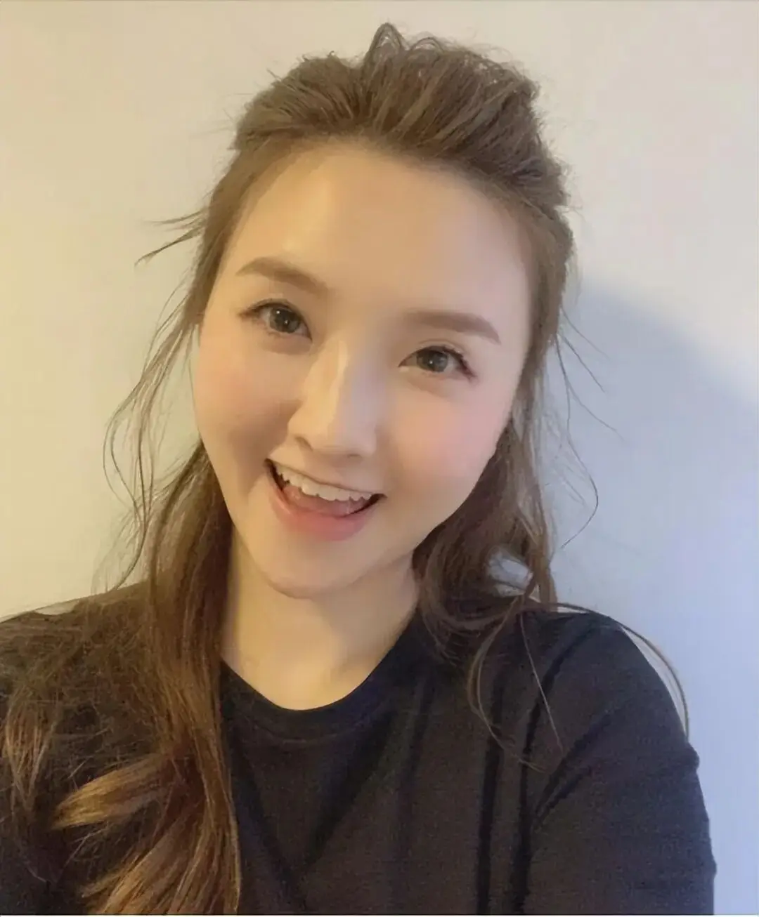 香港女星超自然言论引热议！曾在直播中求救，称有人要杀她  第7张