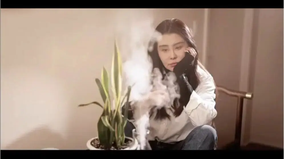 58岁“亚洲第一美女”罕见进驻短视频平台,疑为直播带货铺路? 第7张 58岁“亚洲第一美女”罕见进驻短视频平台,疑为直播带货铺路? 第7张