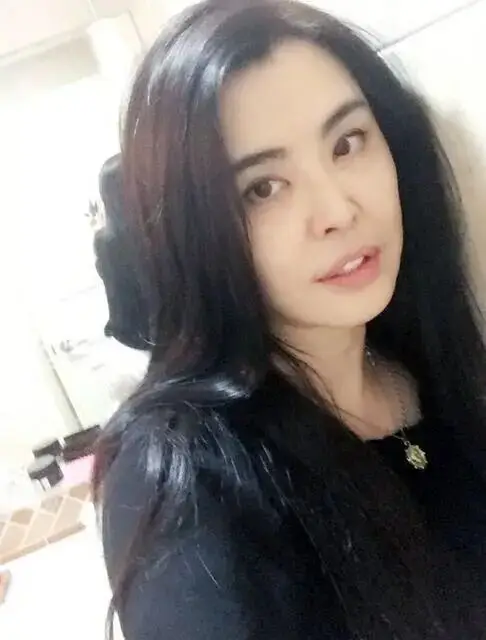 58岁“亚洲第一美女”罕见进驻短视频平台,疑为直播带货铺路? 第8张 58岁“亚洲第一美女”罕见进驻短视频平台,疑为直播带货铺路? 第8张