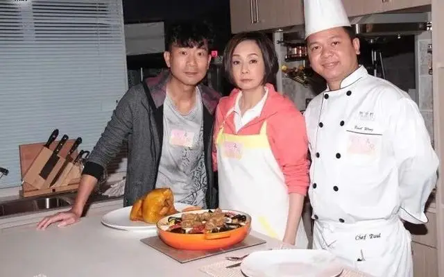 TVB“绿叶王”镜头前失控落泪，曾高调辞职后回巢，被嘲吃回头草  第5张