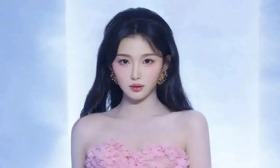 【2026.1.23】能说说孔雪儿？《盛世天下女帝篇》上线？秦天宇几线？大眼投票到底有啥意义没？微博四五百万粉丝的艺人会看私信？  第4张