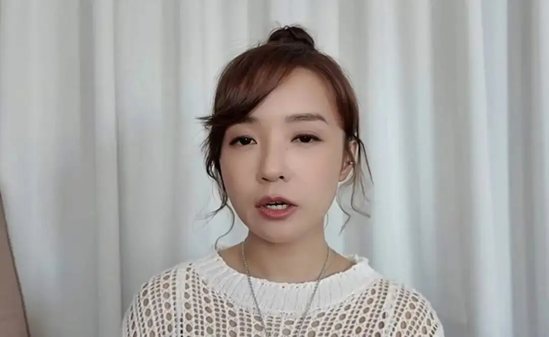 香港“童颜女神”做冻卵手术，分享全过程，被传前男友因拍限制片面分手  第1张