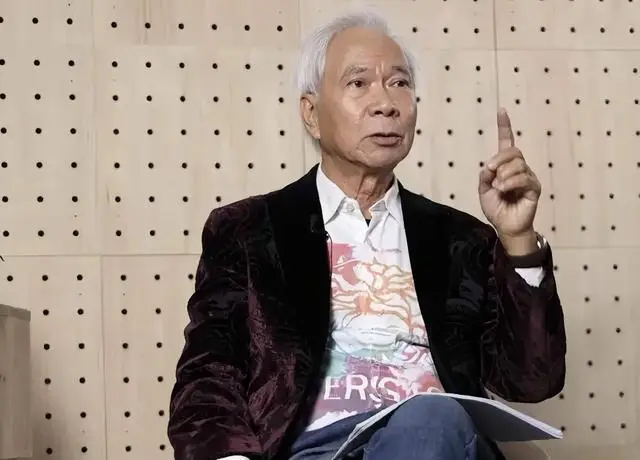 香港知名演员婚内出轨净身出户，送前妻八套房俩车位  第1张